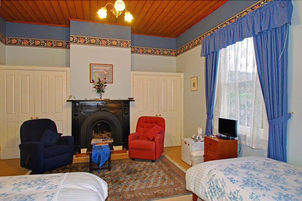 Cambridge House Breakfast & Bed Bed & Breakfast Geeveston Exterior photo
